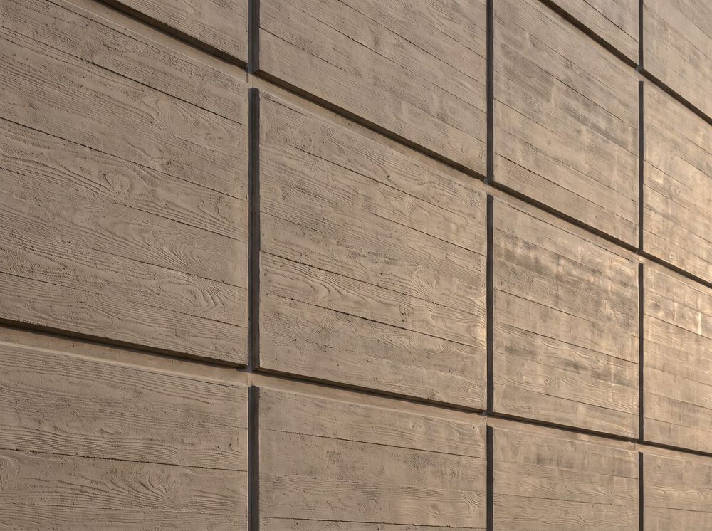 Precast concrete facade